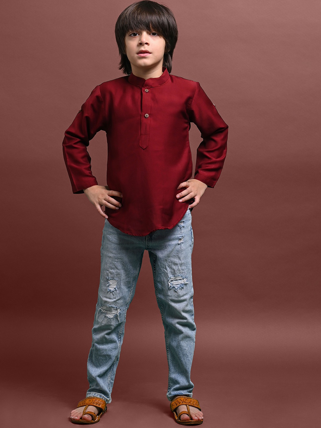 

VESHAM Boys Mandarin Collar Roll-Up Sleeves Cotton Straight Kurta, Maroon