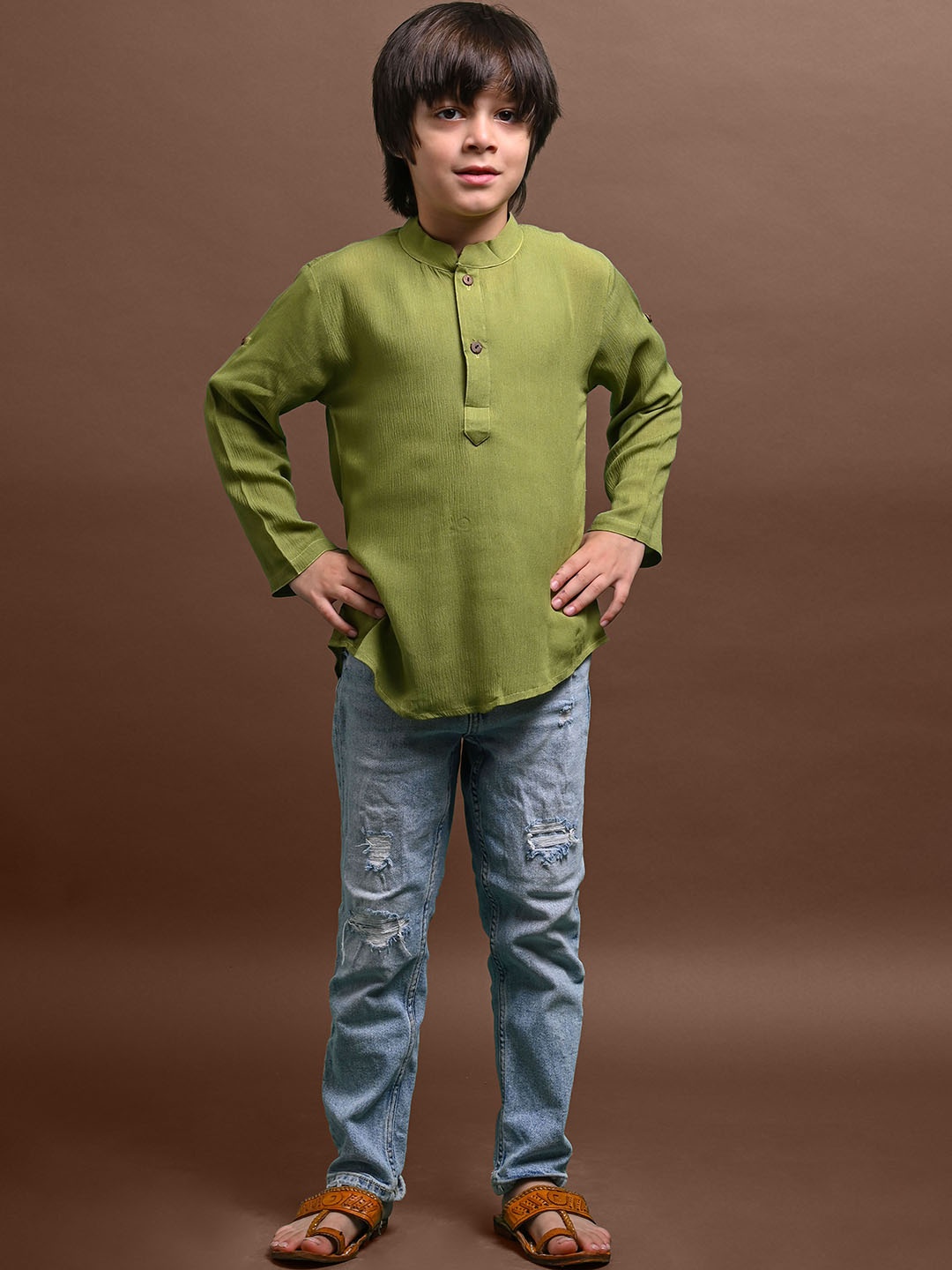 

VESHAM Boys Mandarin Collar Roll-Up Sleeves Cotton Straight Kurta, Green