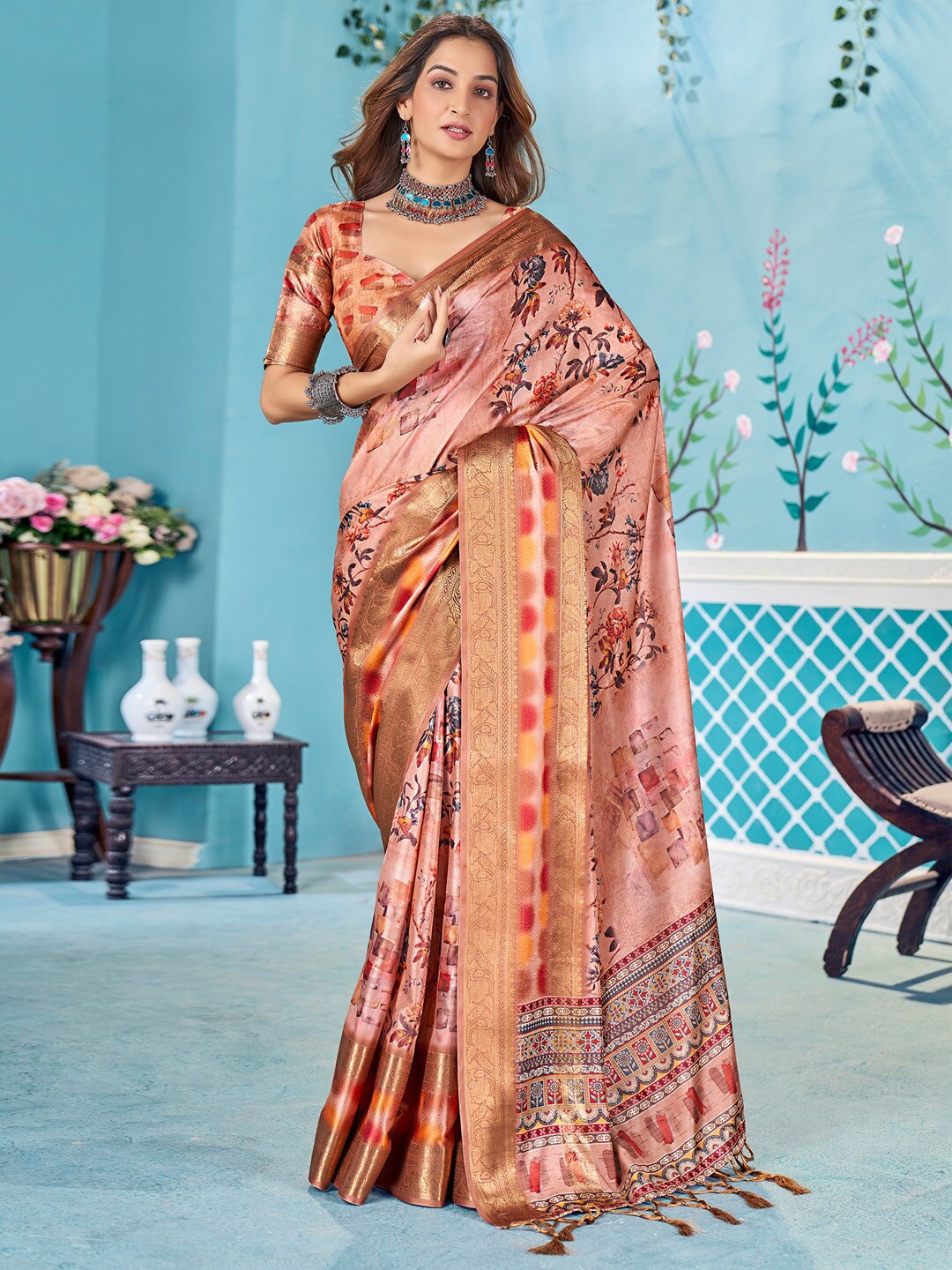 

Mitera Floral Printed Zari Party Wear Sungudi Saree, Peach