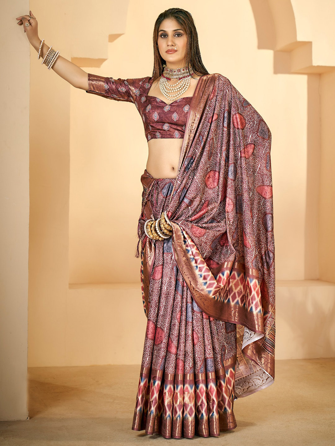 

Mitera Ethnic Motifs Zari Sungudi Saree, Burgundy