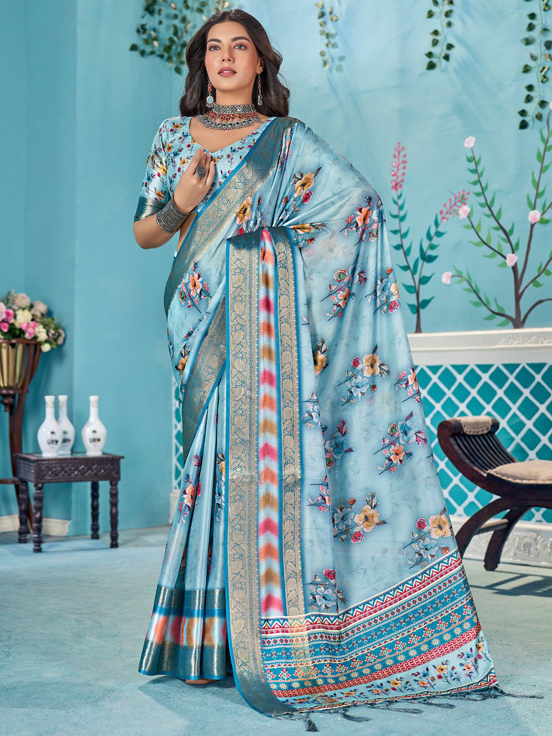 

Mitera Floral Dola Silk Ethnic Printed Zari Silk Blend Sungudi Saree, Blue