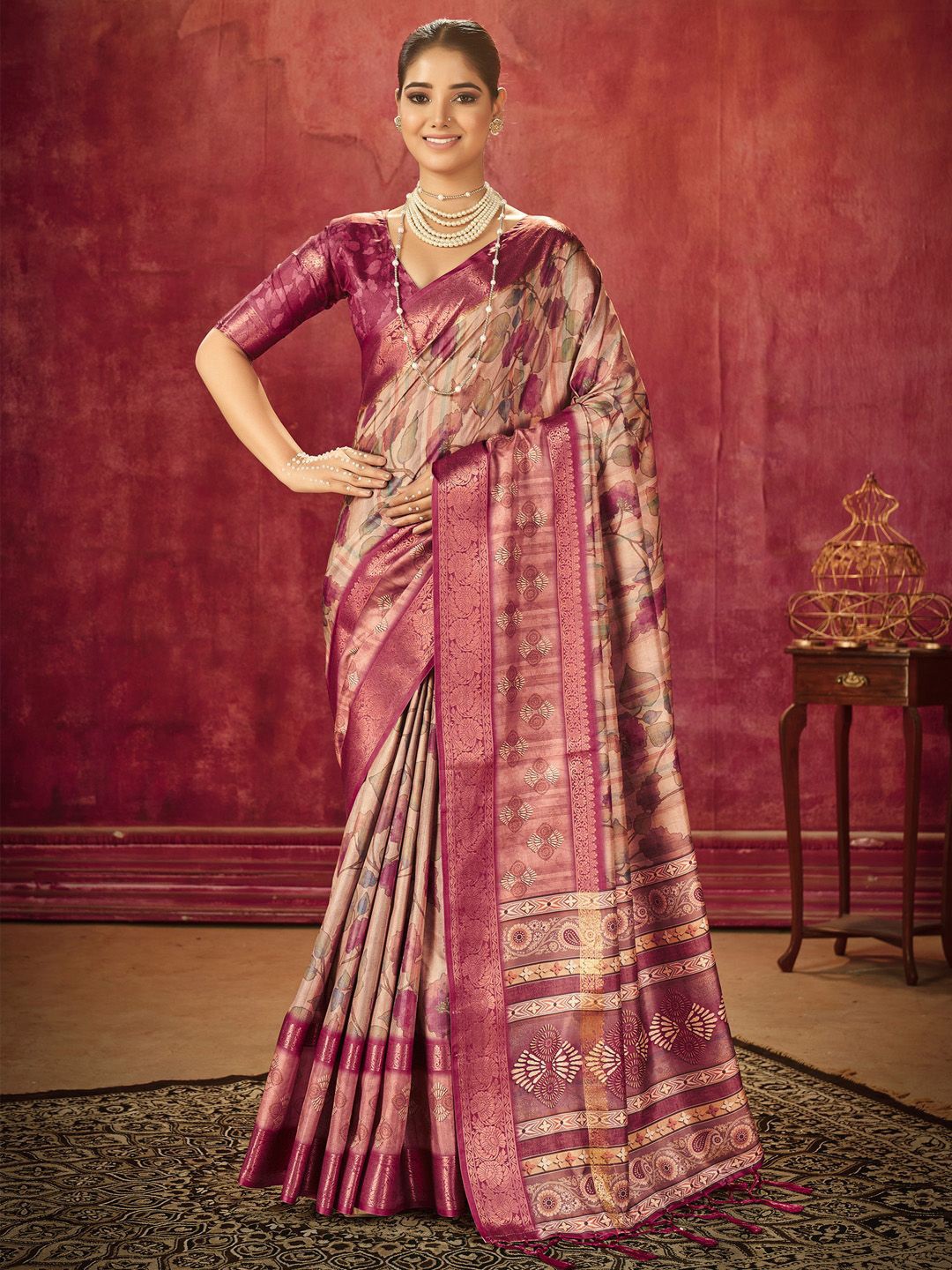 

Mitera Ethnic Motifs Zari Sungudi Saree, Beige