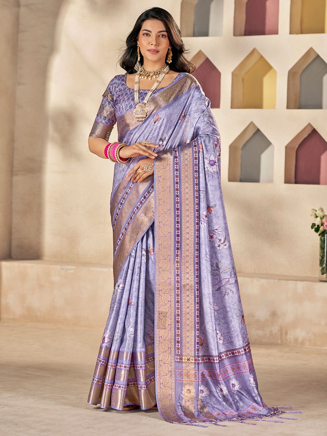 

Mitera Floral Zari Silk Blend Sungudi Saree, Lavender