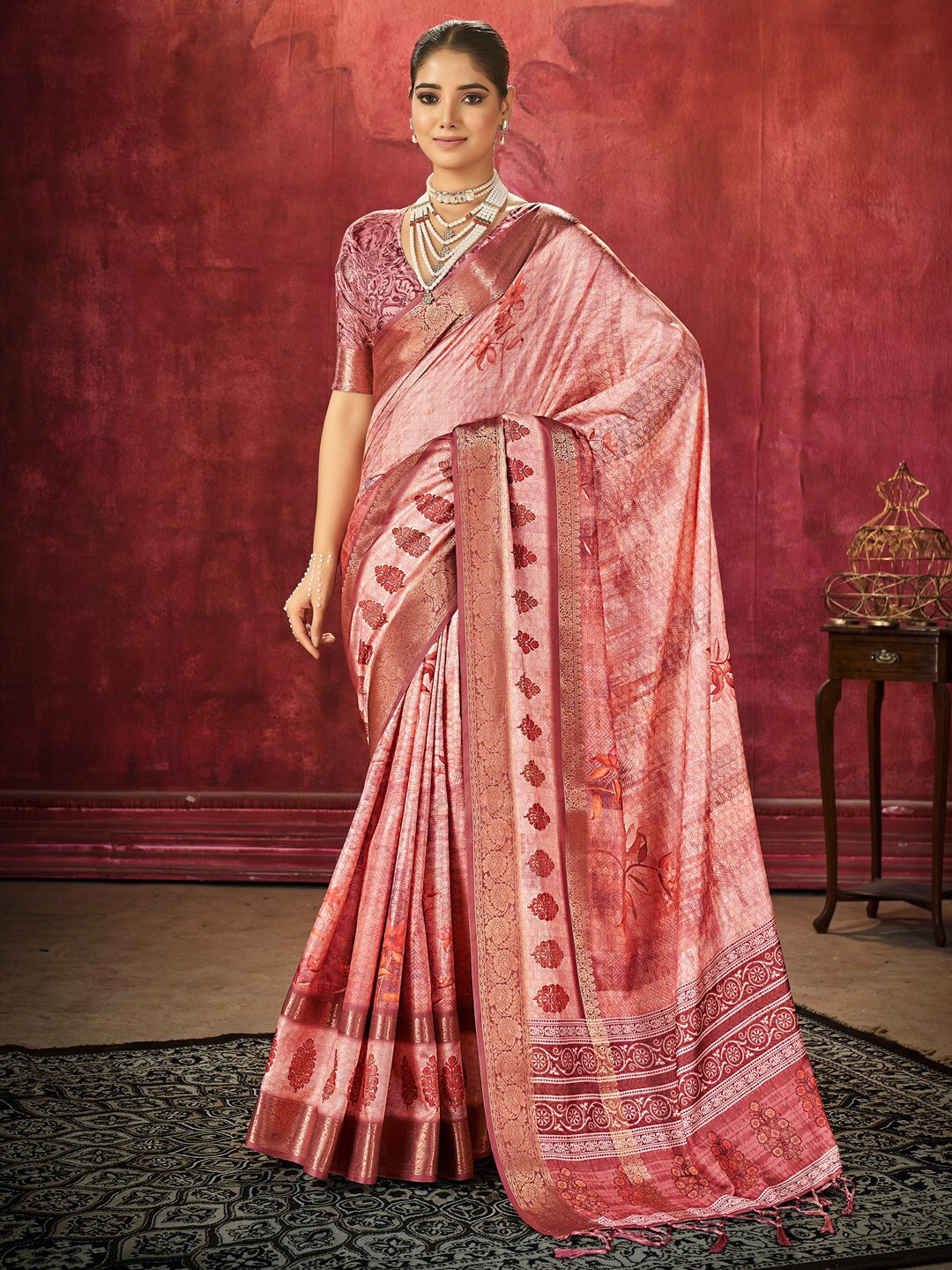 

Mitera Ethnic Motifs Woven Design Zari Sungudi Saree, Rose gold