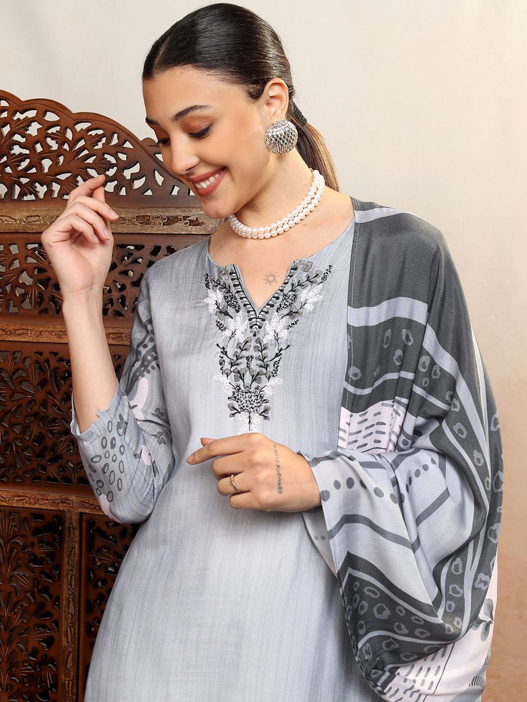 

Vishudh Grey Yoke Design Notch Neck Thread Work Straight Kurta With Trousers & Dupatta