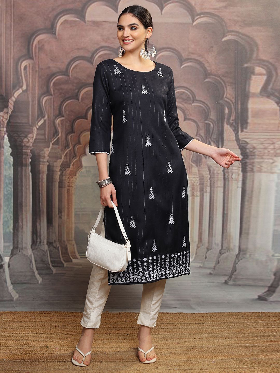 

Vishudh Ethnic Motifs Embroidered Cotton Straight Kurta, Navy blue