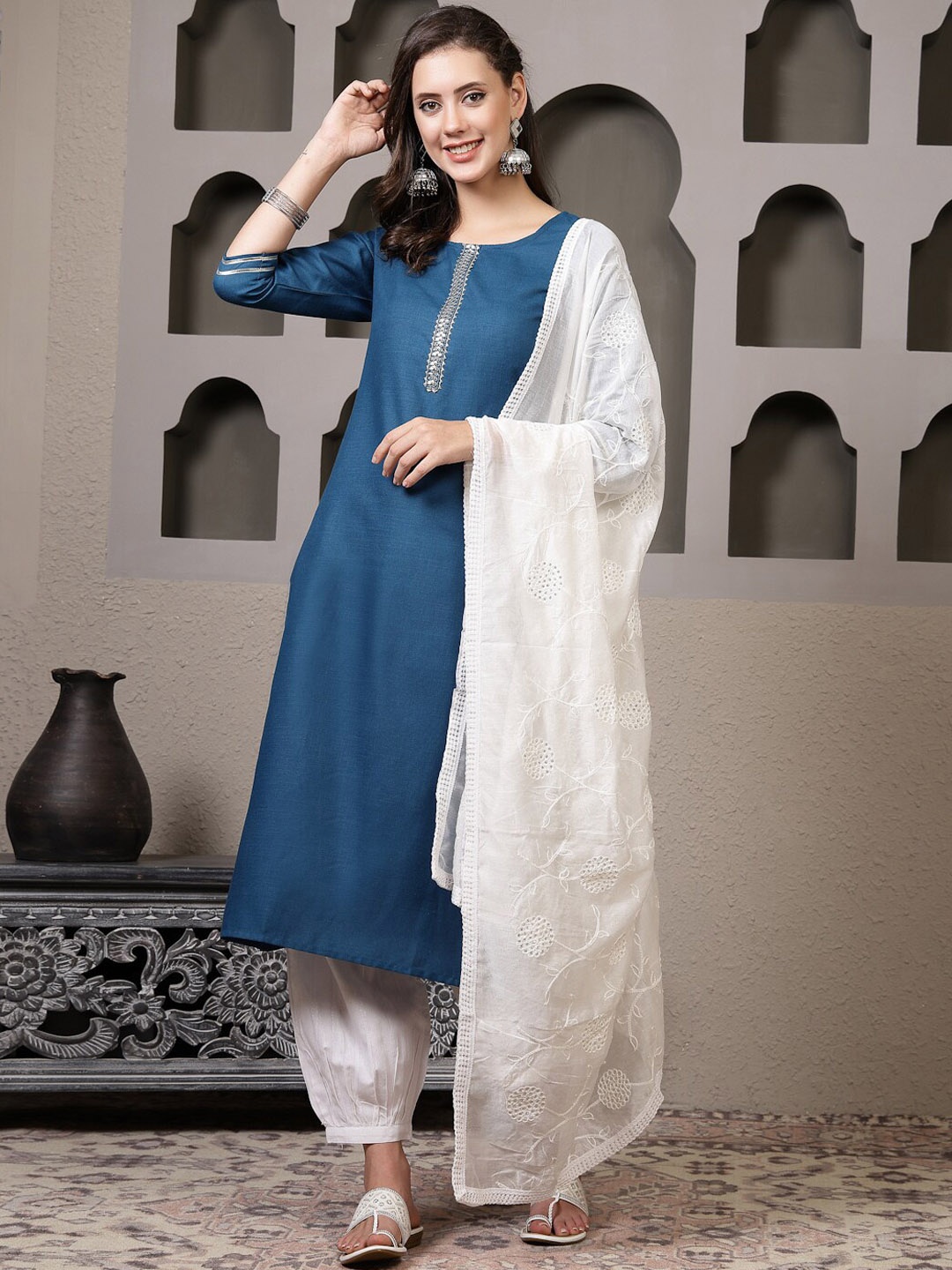 

Stylum Round Neck Regular Straight Kurta Set, Teal
