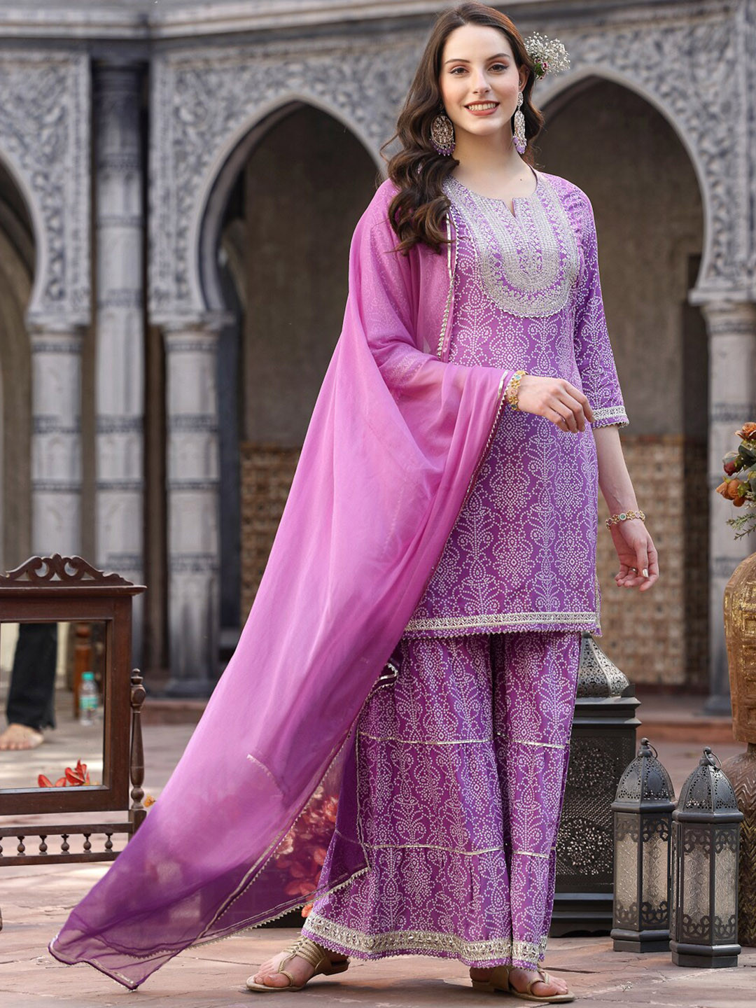 

Stylum Notch Neck Ethnic Motifs Printed Regular Sequinned Straight Kurta Set, Purple