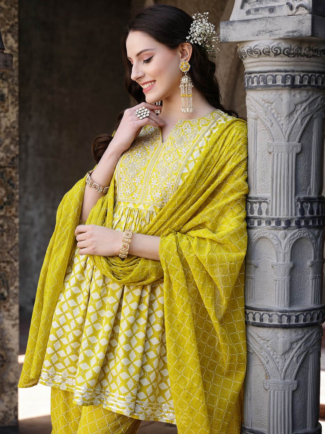 

Stylum Notch Neck Embroidered Empire Gotta Patti A-Line Kurta Set, Yellow