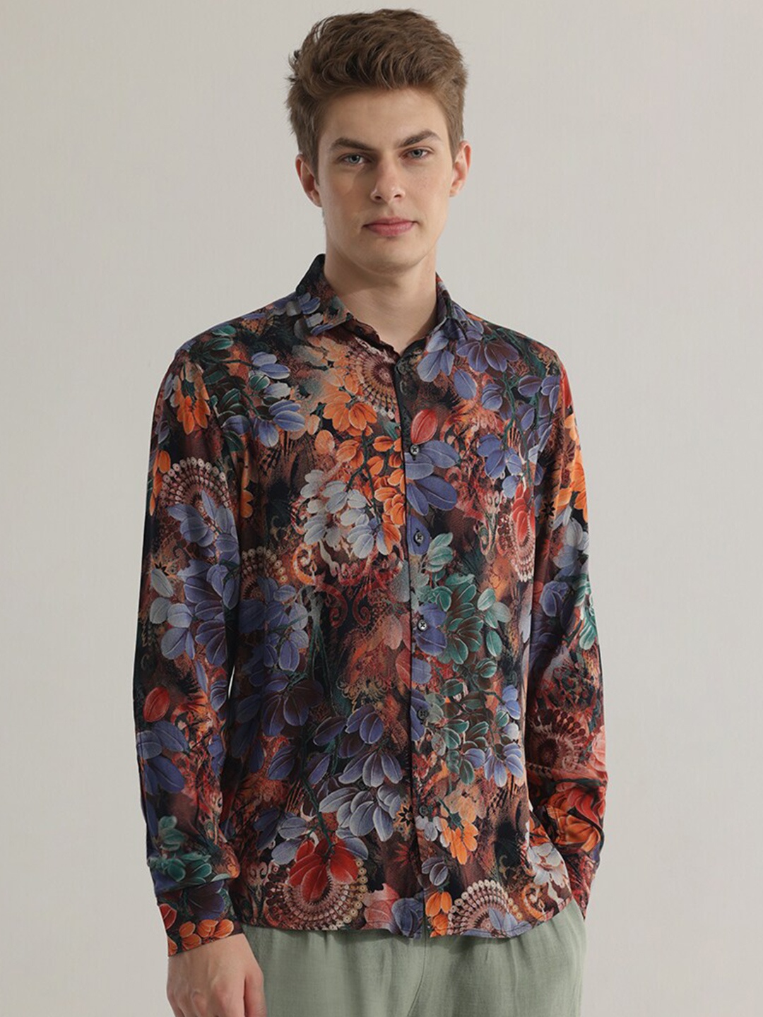 

Snitch Orange Floral Printed Straight Slim Fit Opaque Casual Shirt