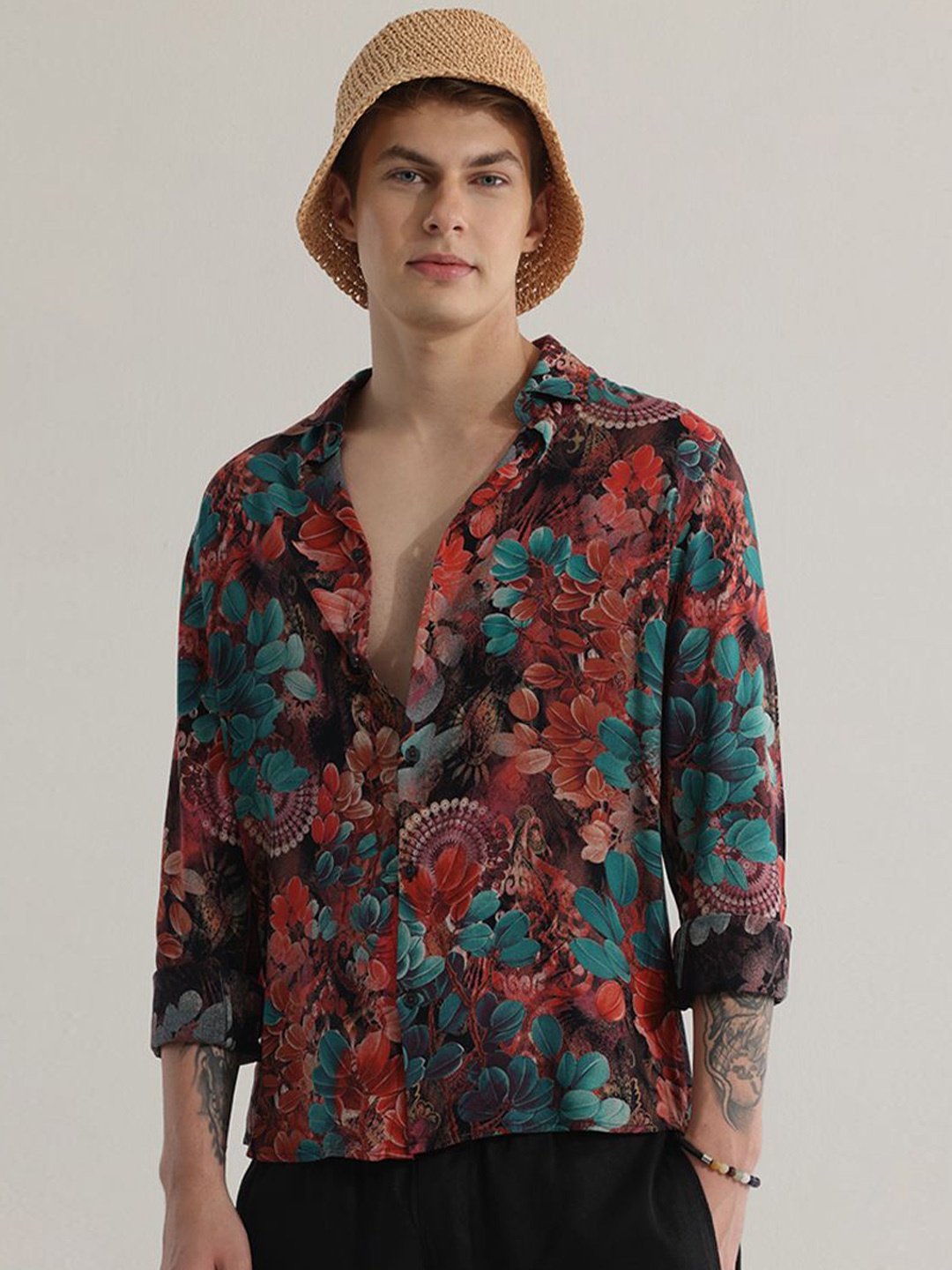 

Snitch Red Straight Slim Fit Floral Printed Casual Shirt