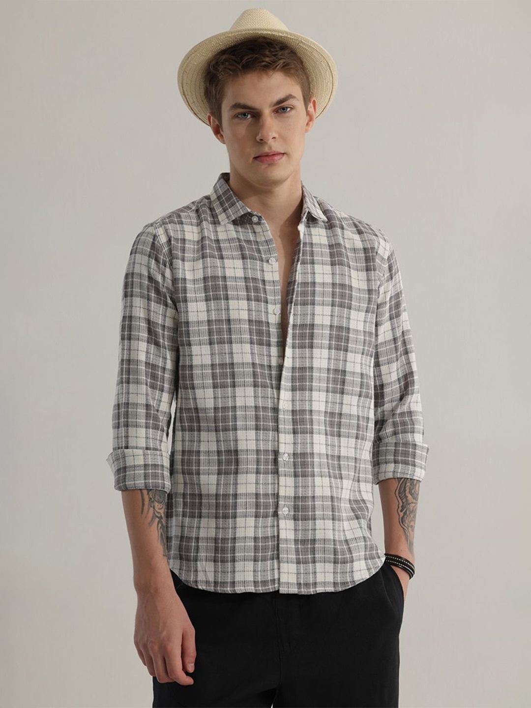 

Snitch Grey Tartan Checked Snug Slim Fit Cotton Opaque Casual Shirt
