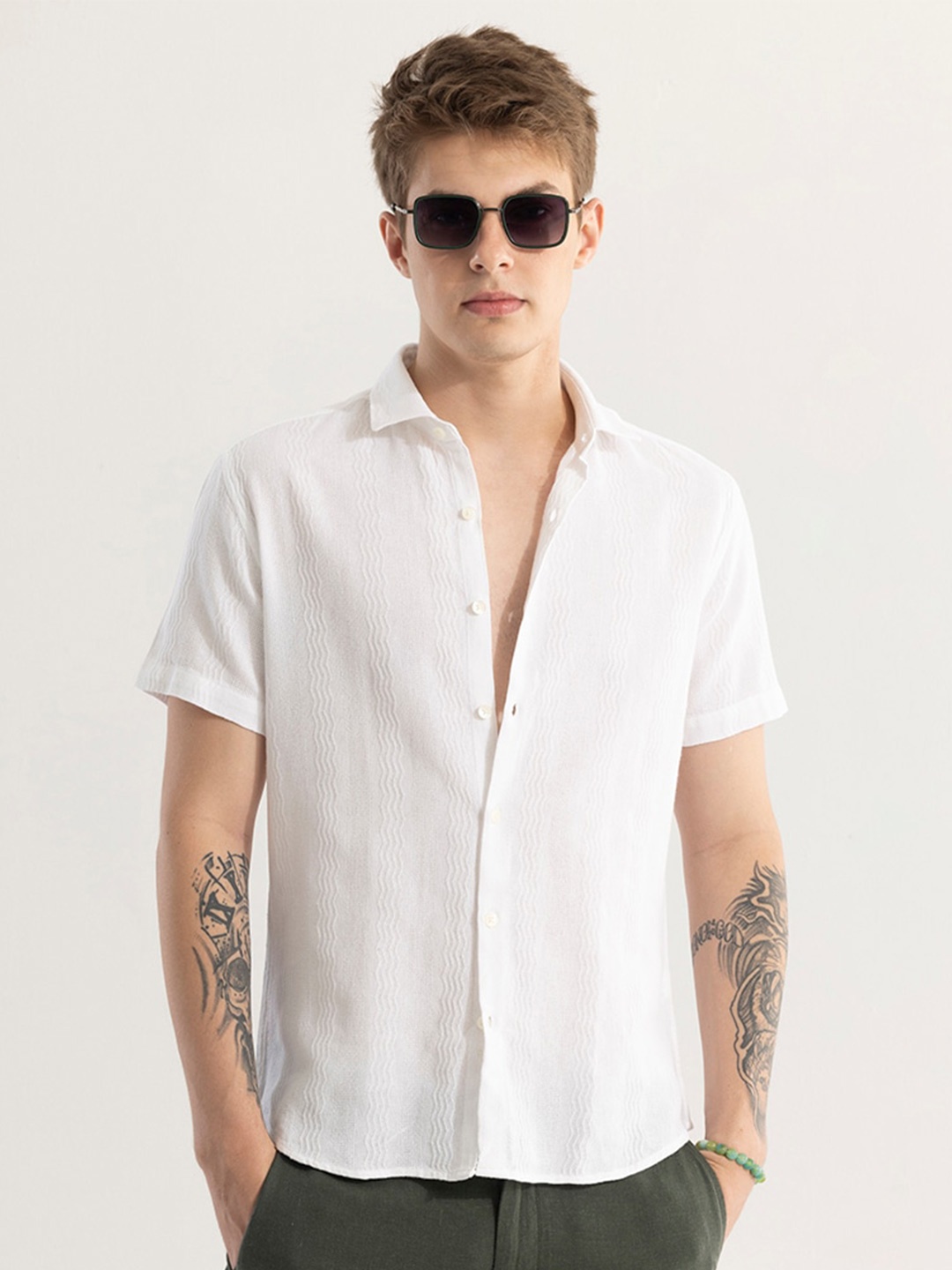 

Snitch White Textured Self Design Straight Slim Fit Cotton Opaque Casual Shirt