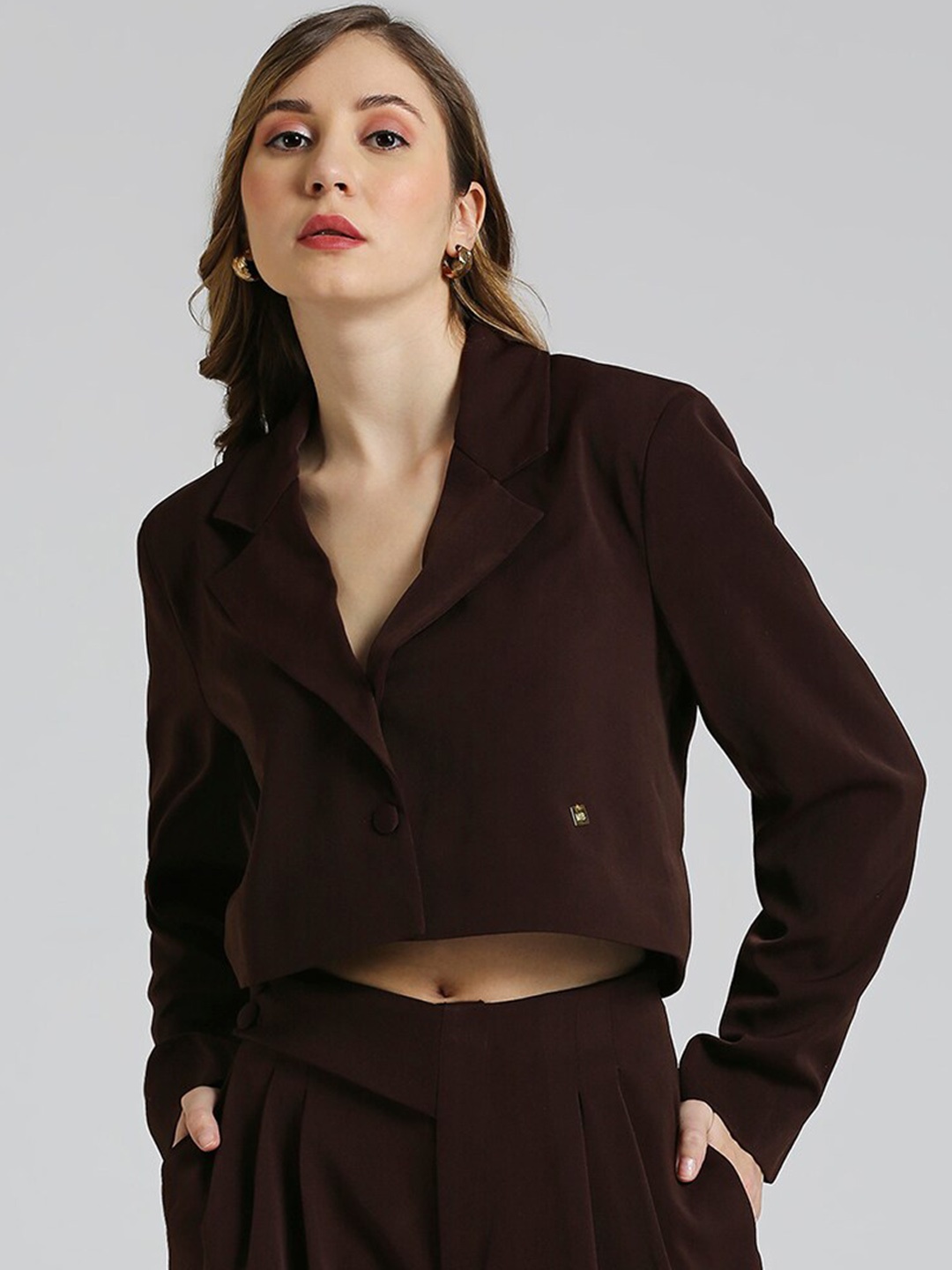 

EMBLAZE Single-Breasted Crop Blazer, Brown