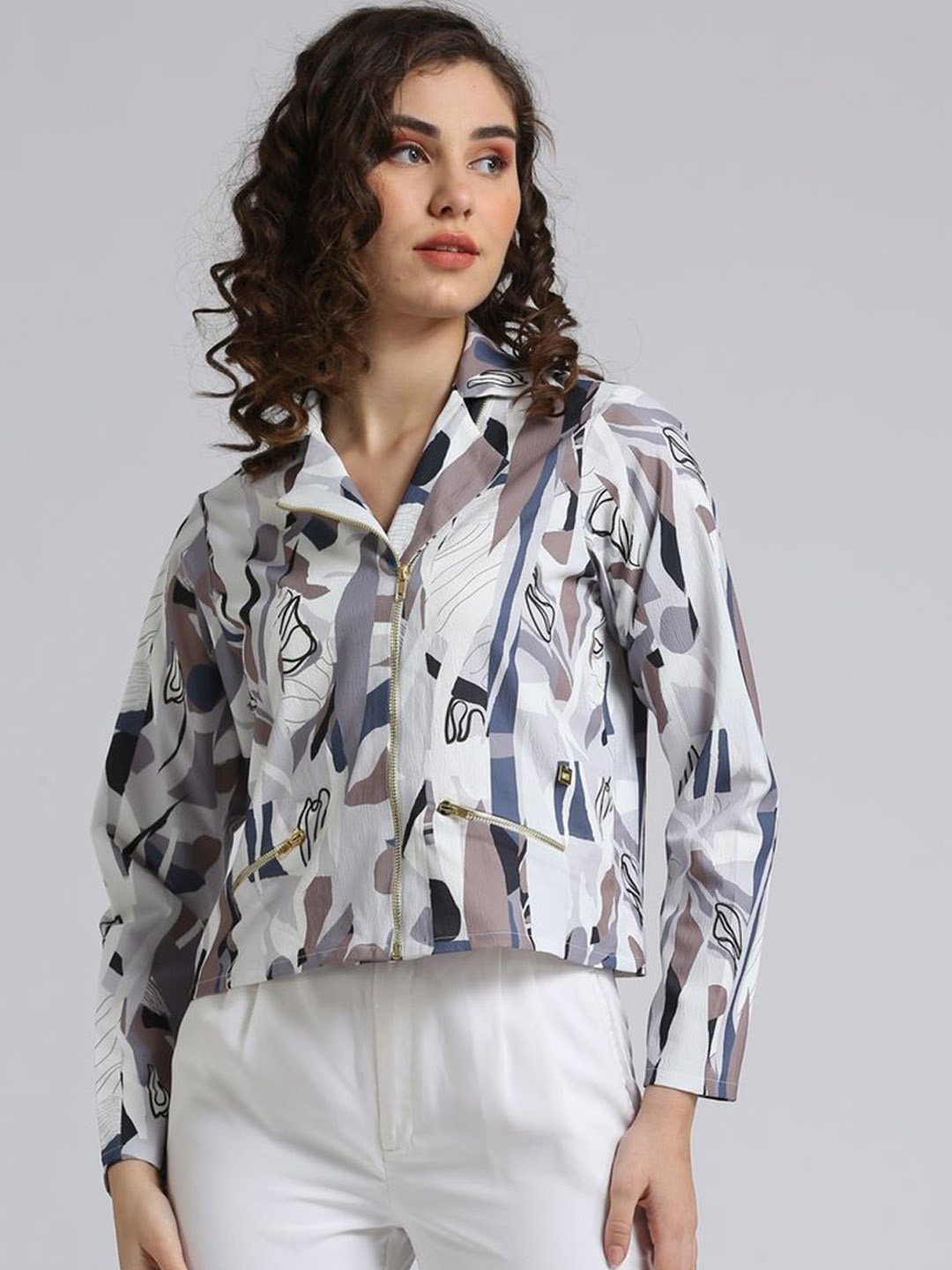 

EMBLAZE Abstract Printed Spread Collar Crop Open Front Jacket, Grey