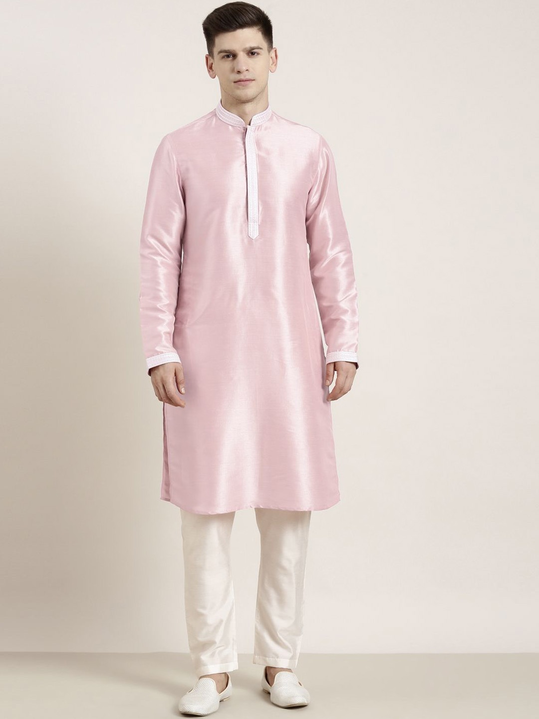 

TheEthnic.Co Mandarin Collar Long Sleeves Straight Kurta With Trousers, Pink