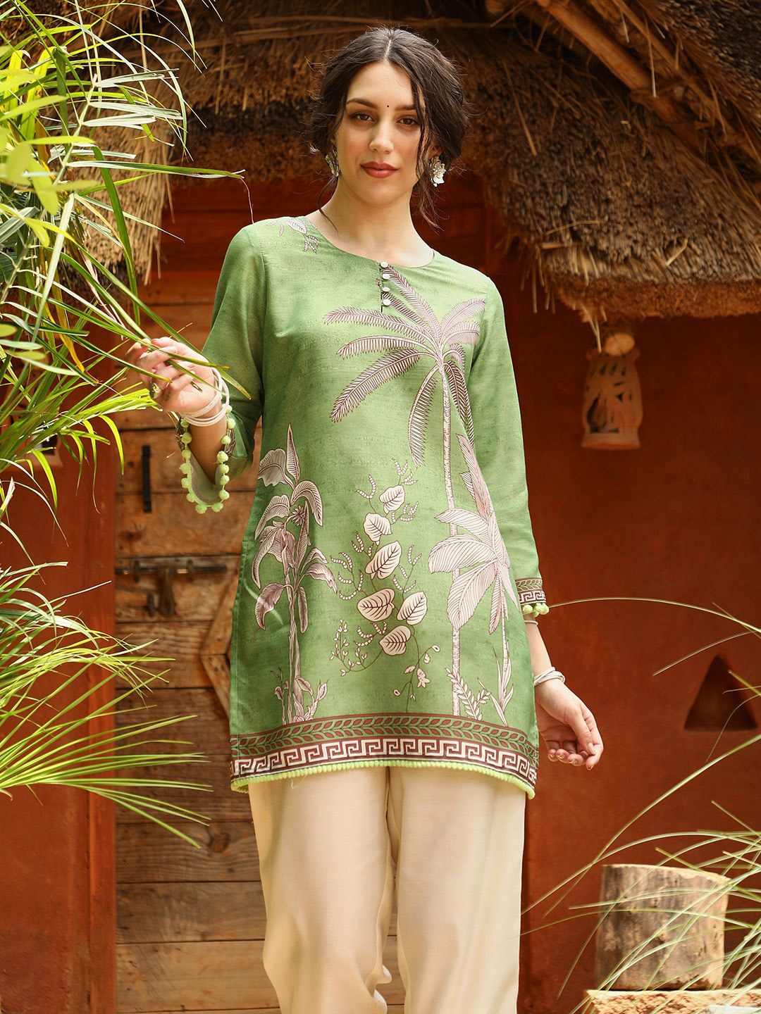 

QISSA Round Neck Floral Printed Straight Pure Cotton Kurti with Trouser & Dupatta, Green