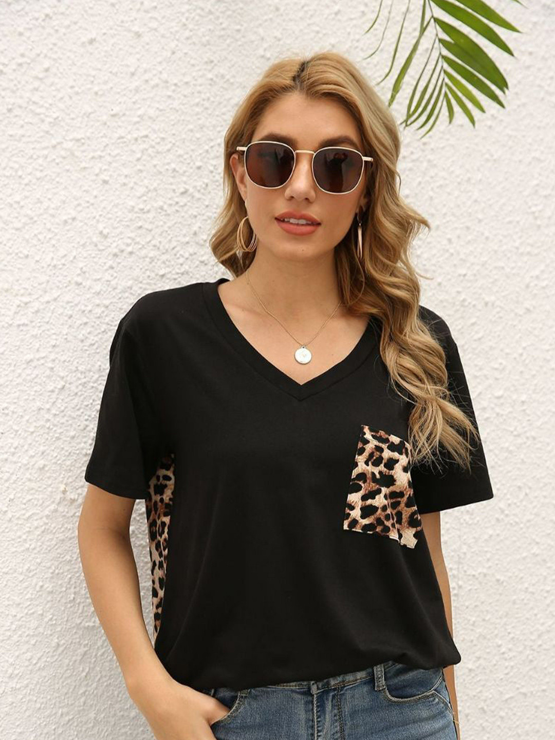 

4WRD by Dressberry Black & Beige Animal Printed Short Sleeves V-Neck Regular Top