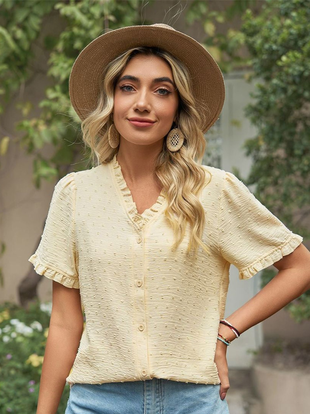 

4WRD by Dressberry Lace Inserts V-Neck Top, Beige