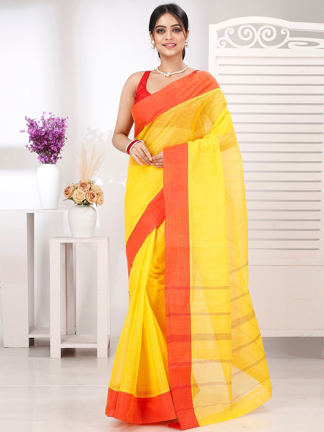 

DipDiya Pure Cotton Taant Saree, Yellow