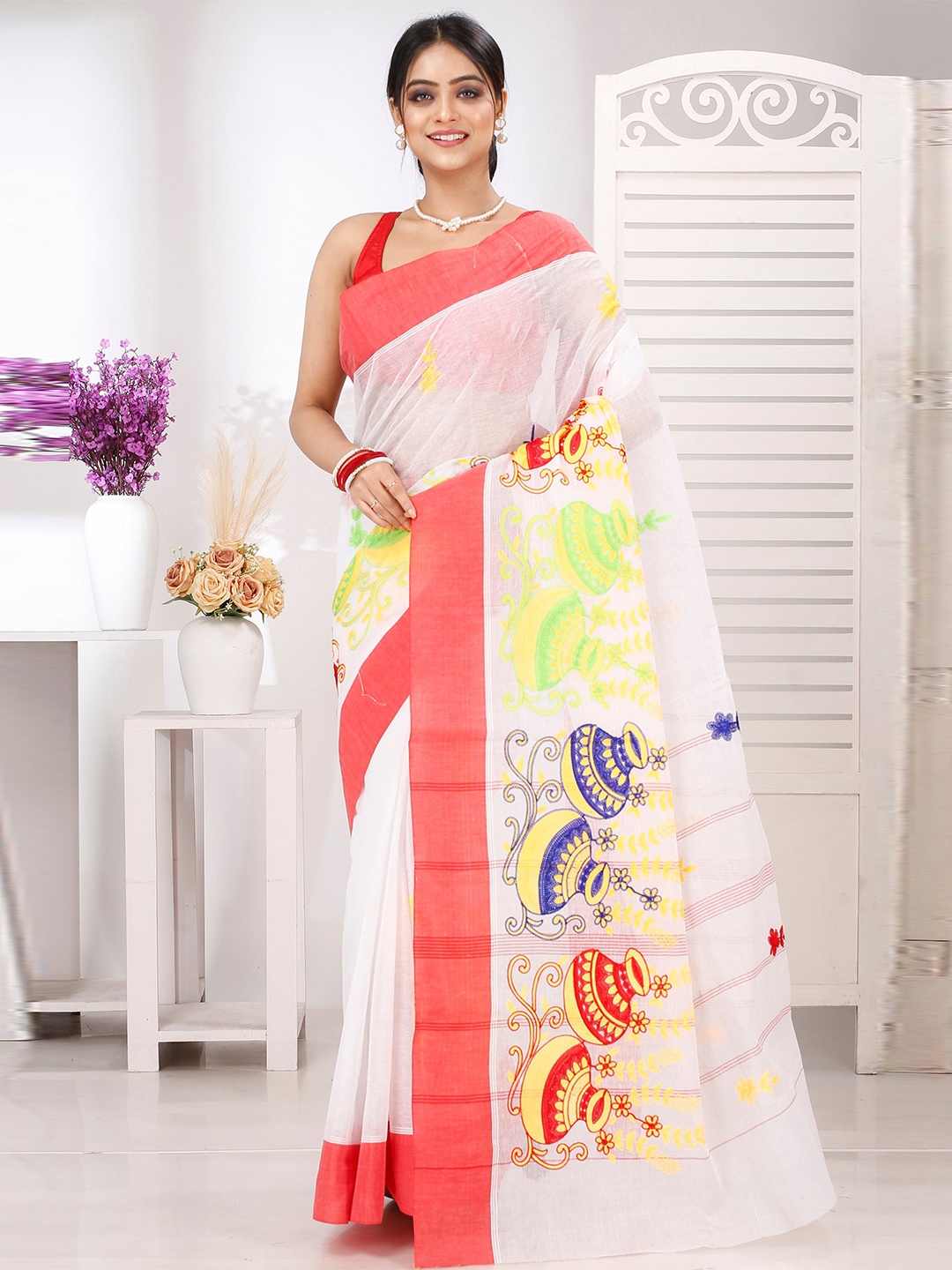 

DipDiya Ethnic Motifs Embroidered Pure Cotton Taant Saree, White