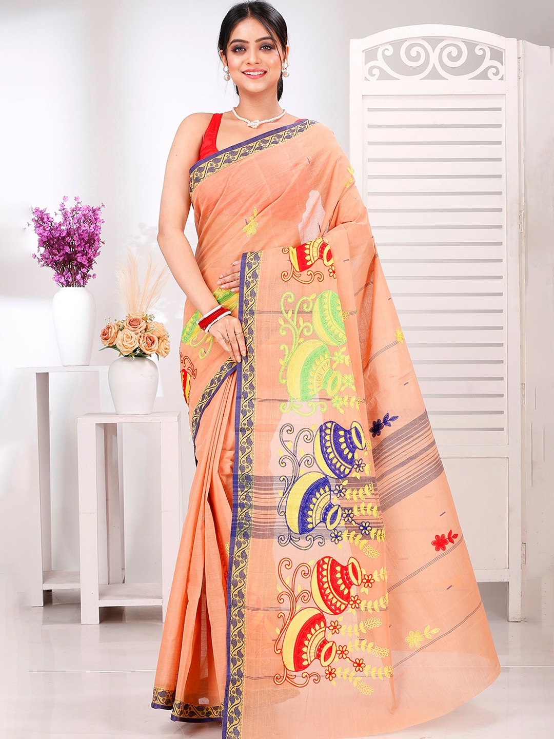 

DipDiya Ethnic Motifs Embroidered Pure Cotton Taant Saree, Cream