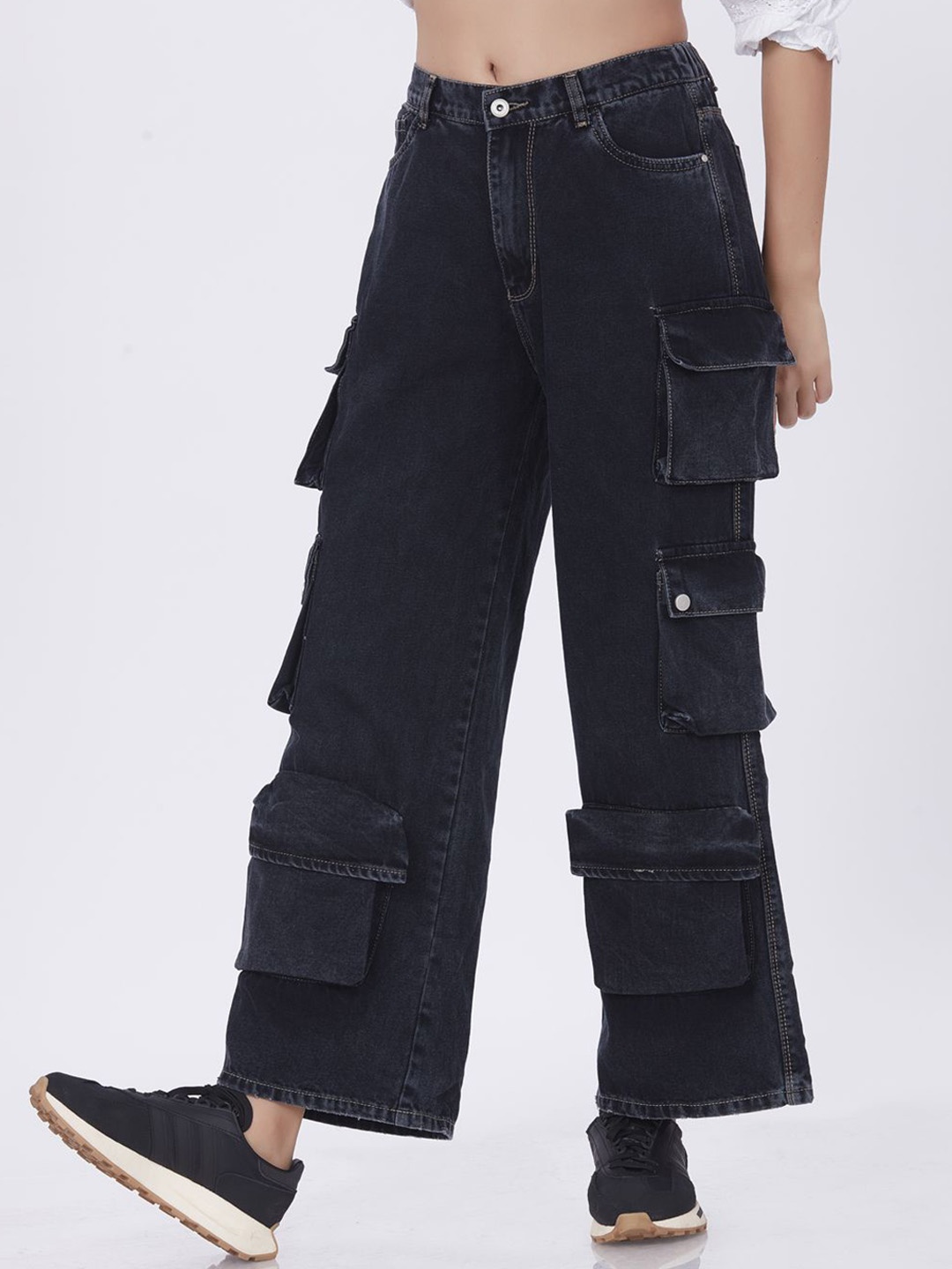 

Blum Denim Women Smart Cargos Trousers, Black