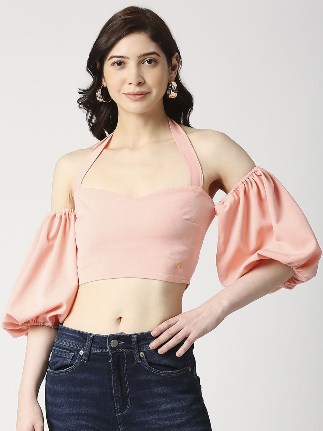 

EMBLAZE Halter Neck Cold-Shoulder Sleeves Tie-Ups Detailed Fitted Crop Top, Peach