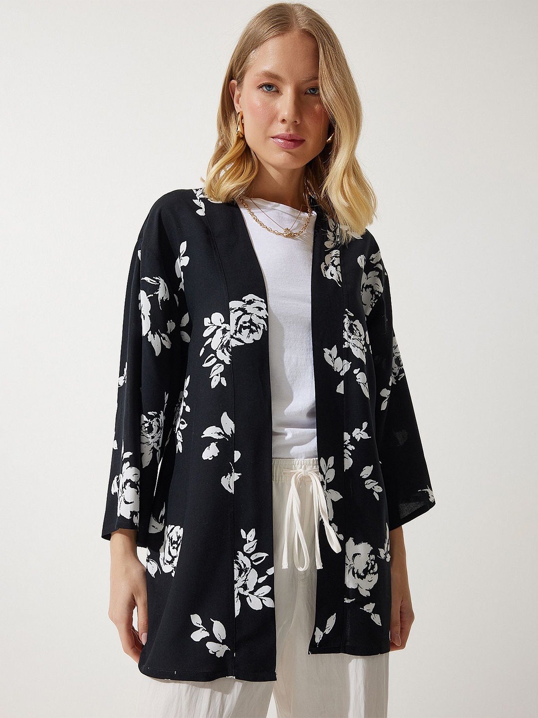 

Happiness istanbul Floral Printed Nightdress, Black