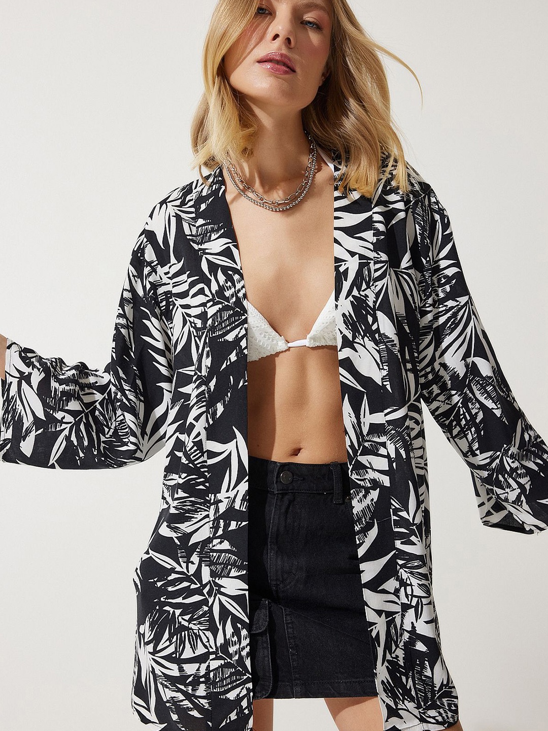 

Happiness istanbul Tropical Printed Longline Shrug, Black