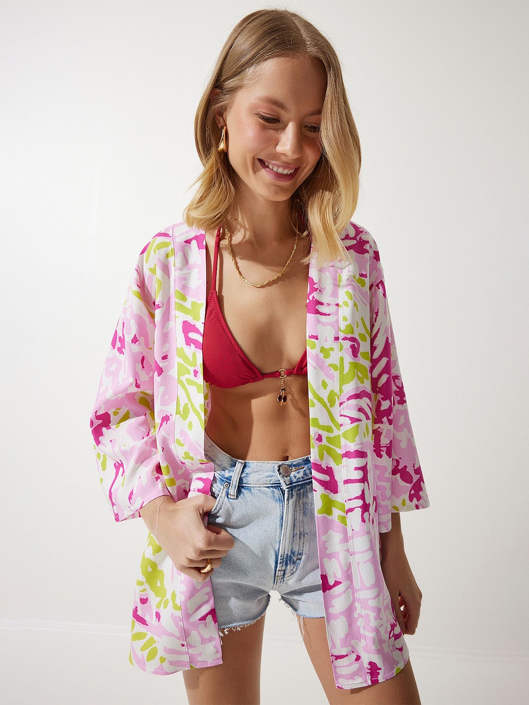 

Happiness istanbul Abstract Printed Open Front Shrug, Pink