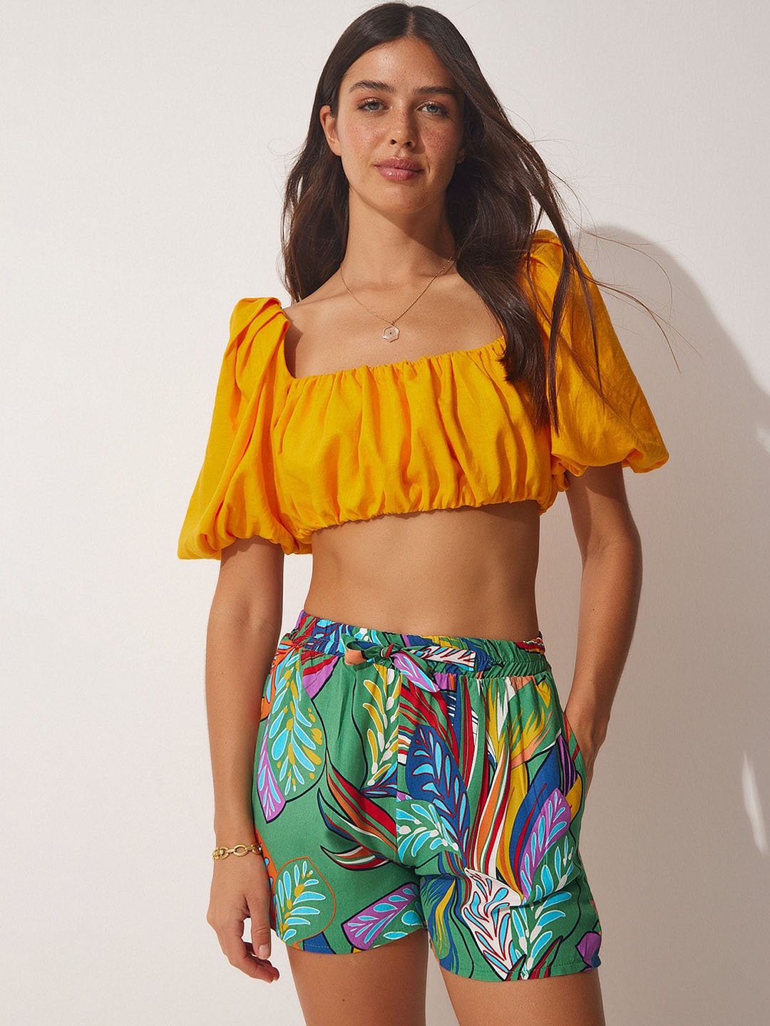 

Happiness istanbul Women Floral Printed Mid-Rise Casual Shorts, Green