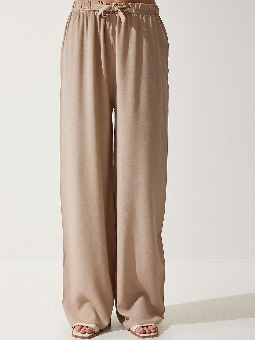 

Happiness istanbul Women Cotton Parallel Trousers, Na