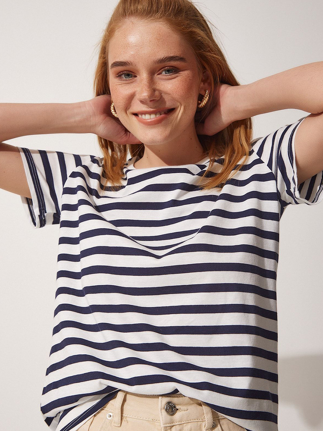 

Happiness istanbul Women Striped Round Neck T-shirt, White