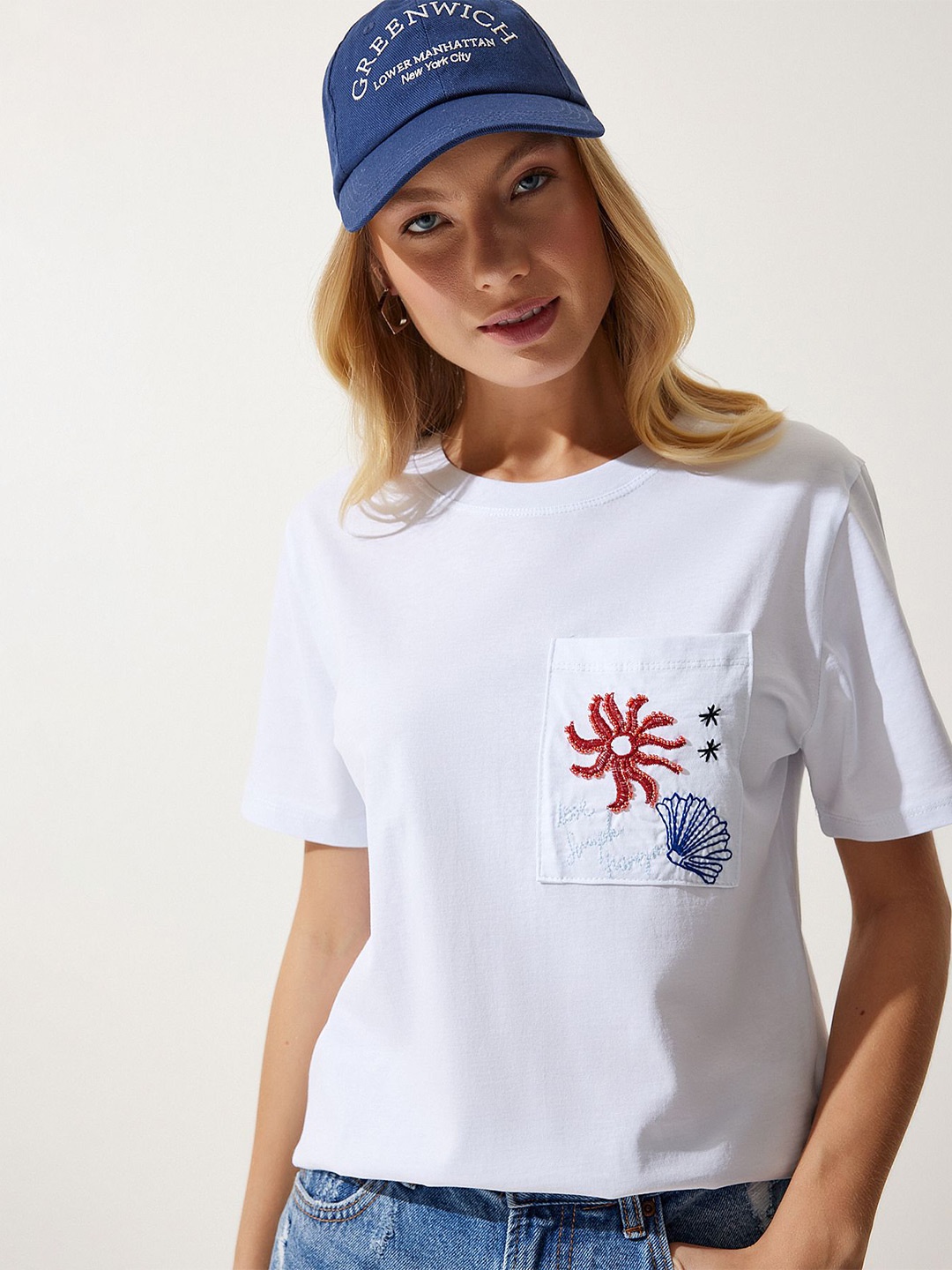 

Happiness istanbul Round Neck Cotton T-shirt, White