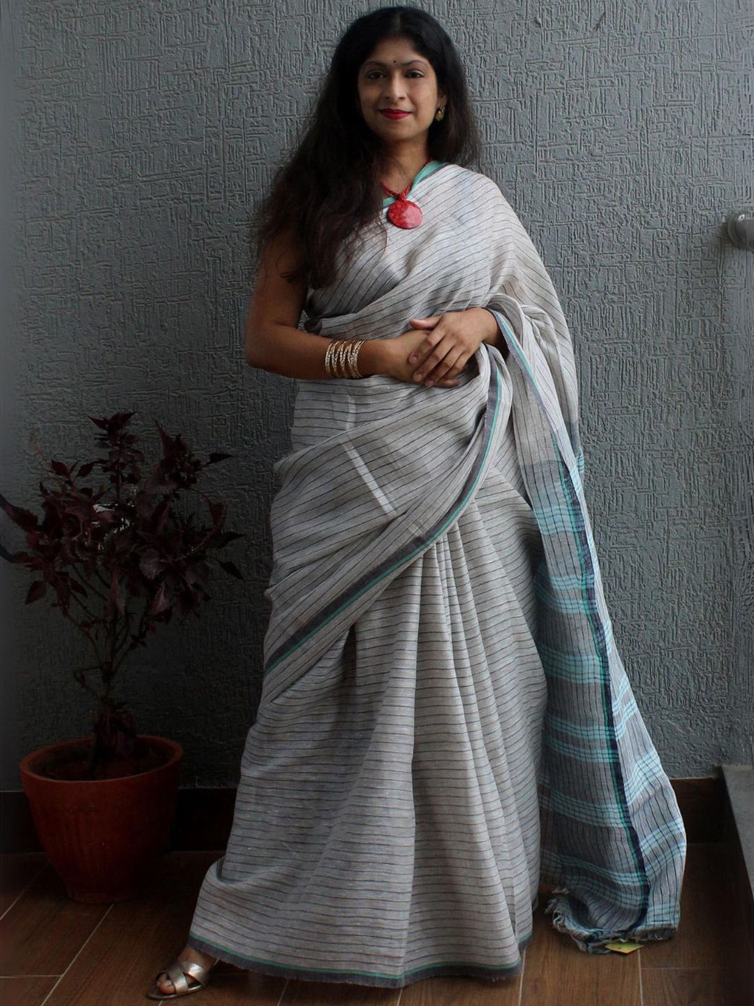 

Weaves of Tradition Striped Pure Linen Saree, Grey
