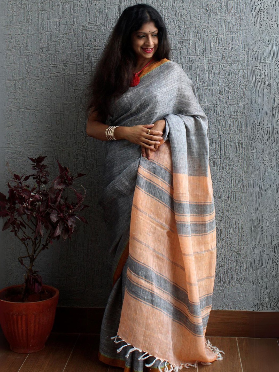 

Weaves of Tradition Pure Linen Saree, Grey