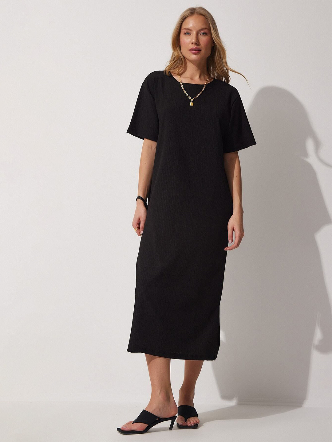 

Happiness istanbul Black T-shirt Midi Dress