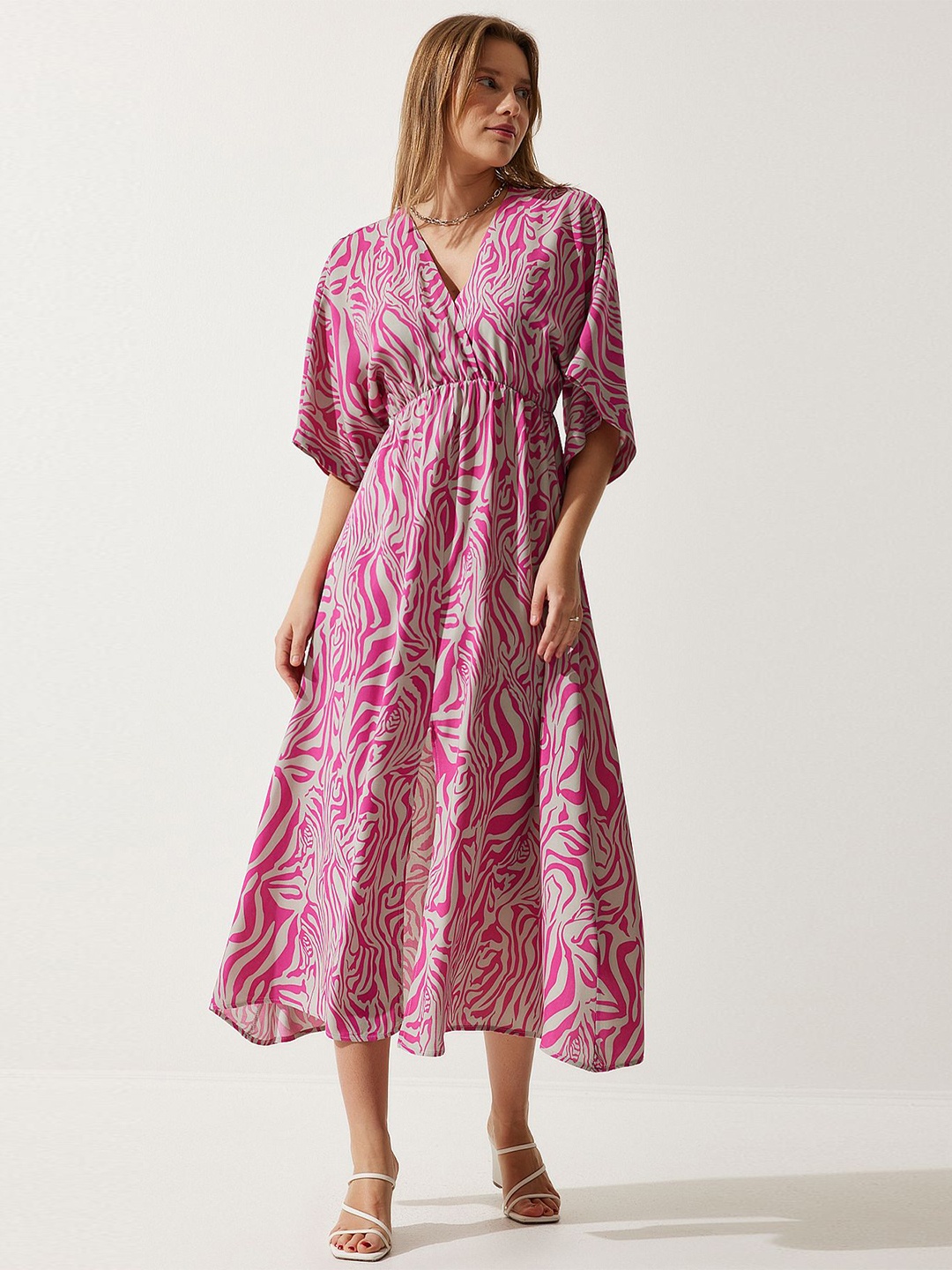

Happiness istanbul Ethnic Motifs Printed Extended Sleeves Empire Midi Dress, Pink