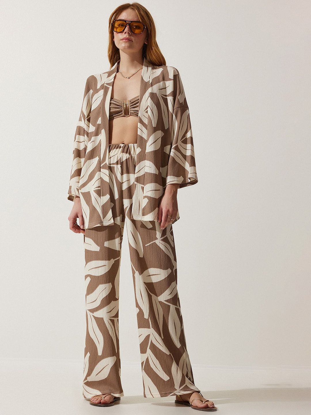 

Happiness istanbul Floral Printed Tube Top With Shrug & Trousers, Beige