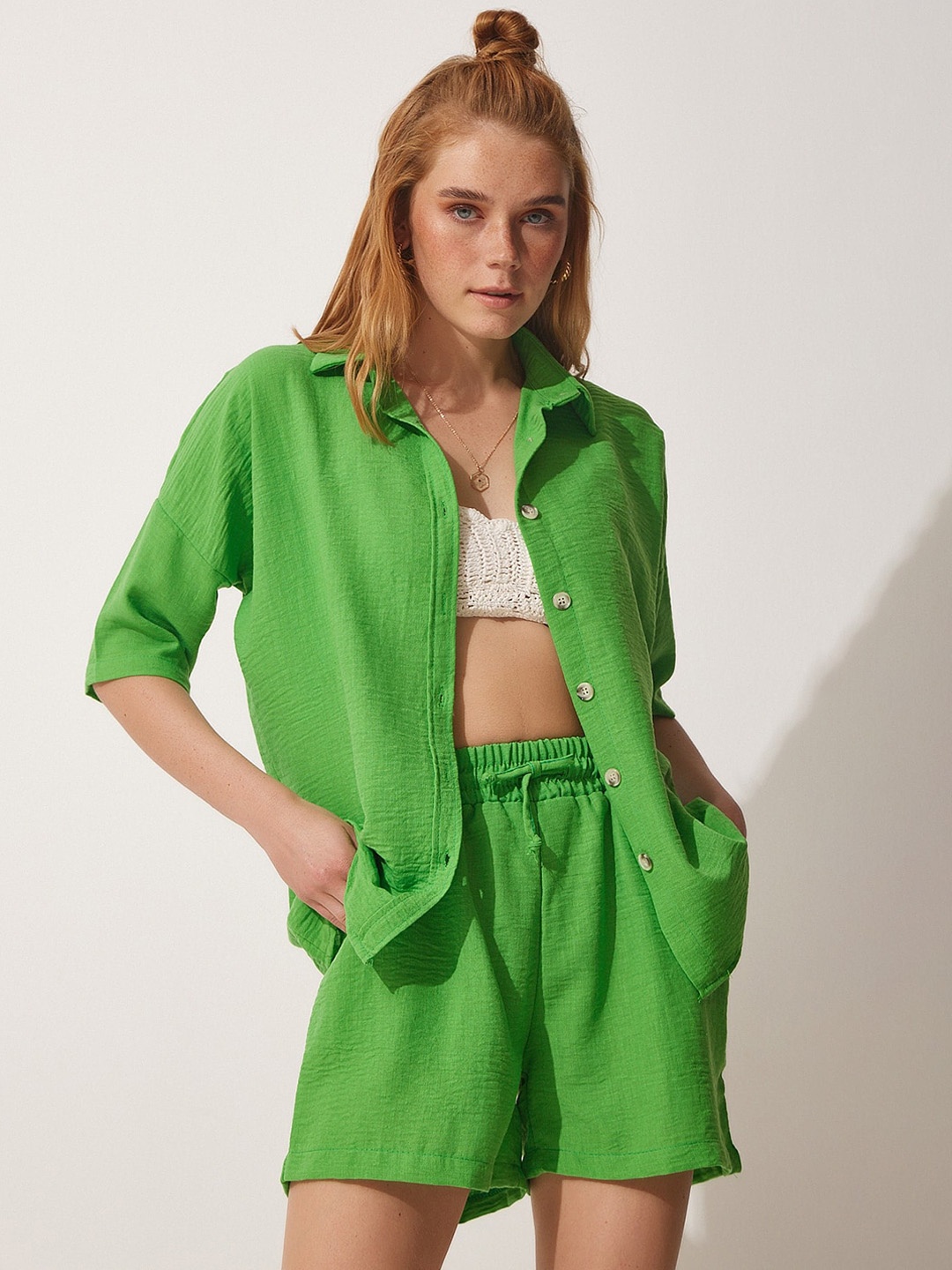 

Happiness istanbul Spread Collar Short Sleeves Casual Shirt With Shorts, Green