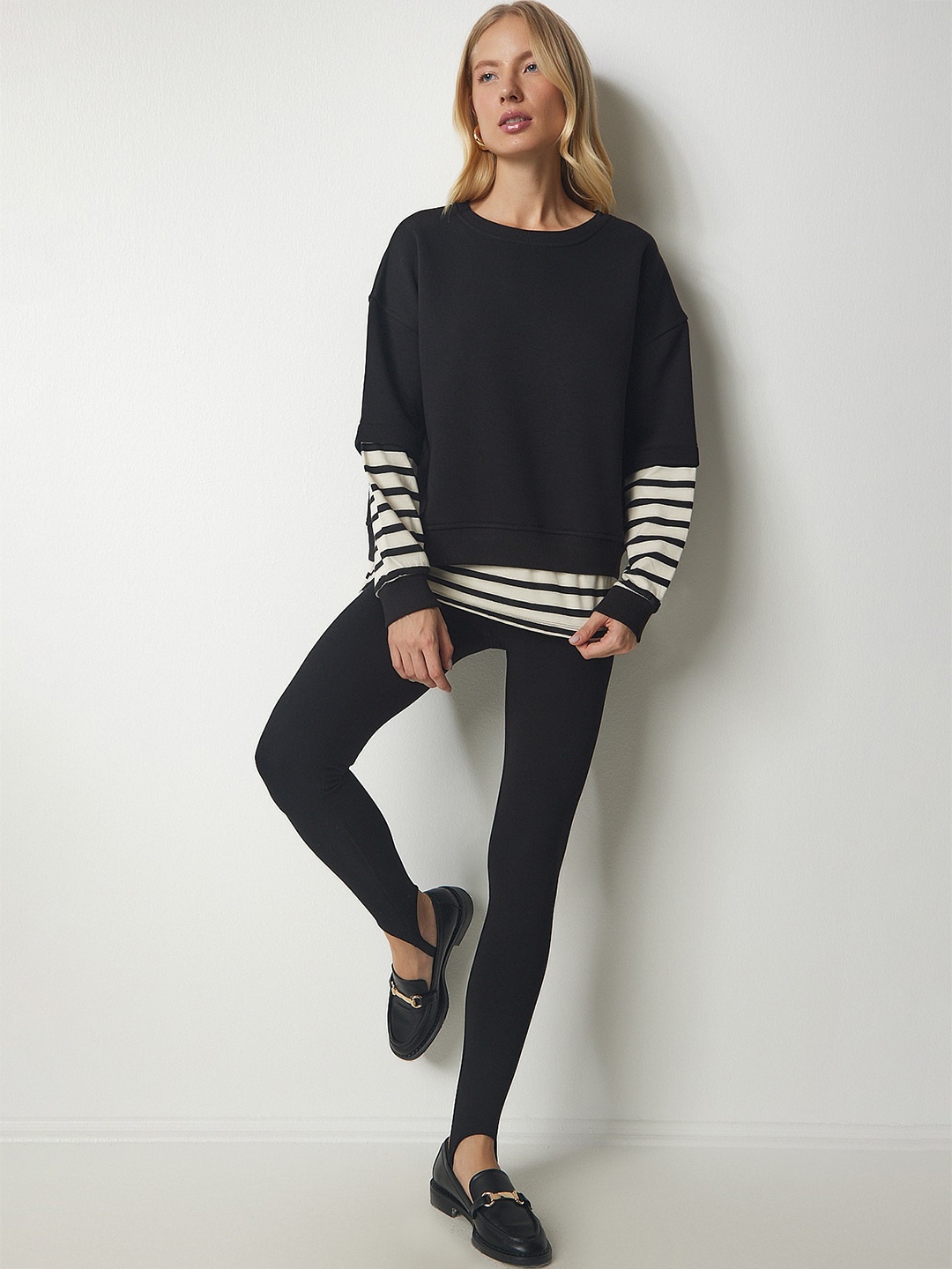 

Happiness istanbul Round Neck Straight Pullover Cotton Sweatshirt, Na