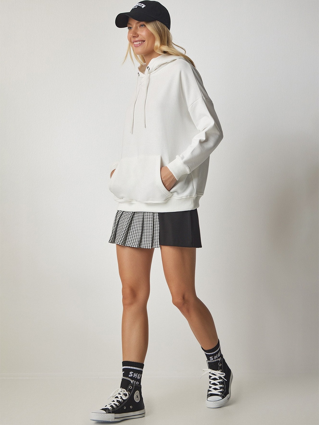 

Happiness istanbul Hooded Sweatshirt, White