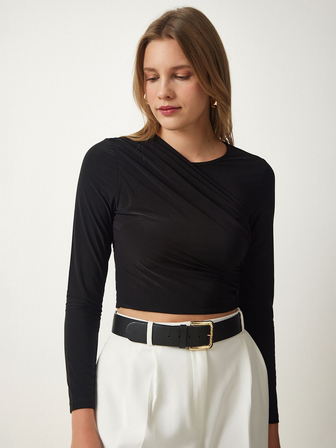 

Happiness istanbul Solid Gathered Crop Top, Black
