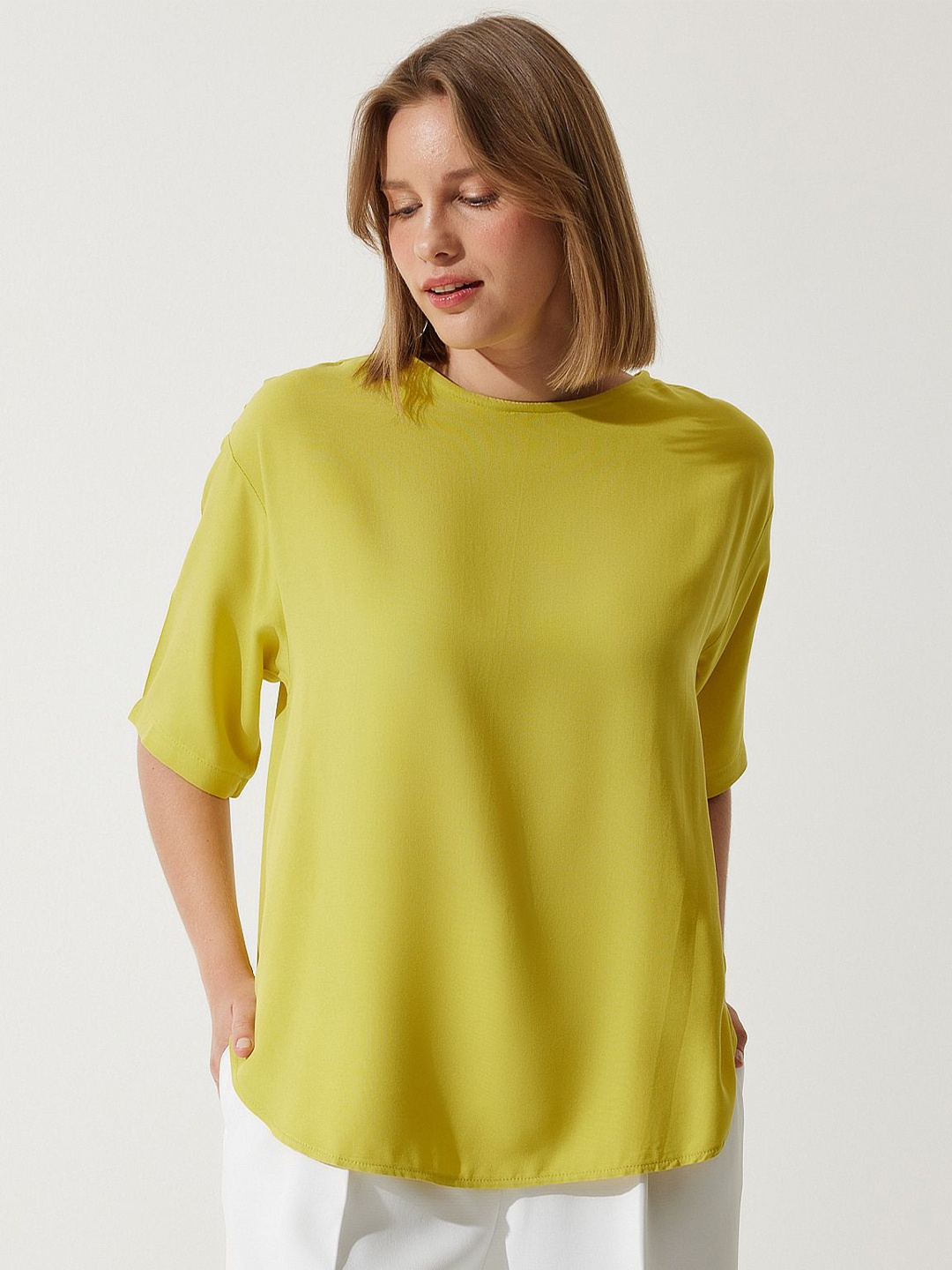 

Happiness istanbul Solid Round Neck Top, Lime green