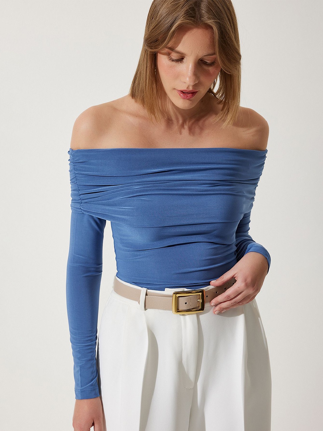 

Happiness istanbul Solid Off-Shoulder Bardot Crop Top, Blue