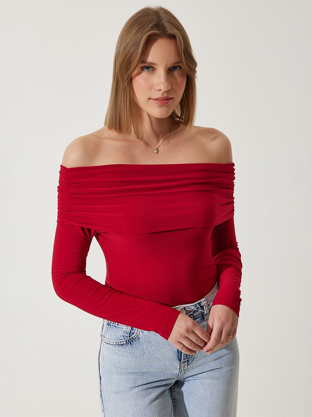 

Happiness istanbul Off-Shoulder Long Sleeves Bardot Top, Red