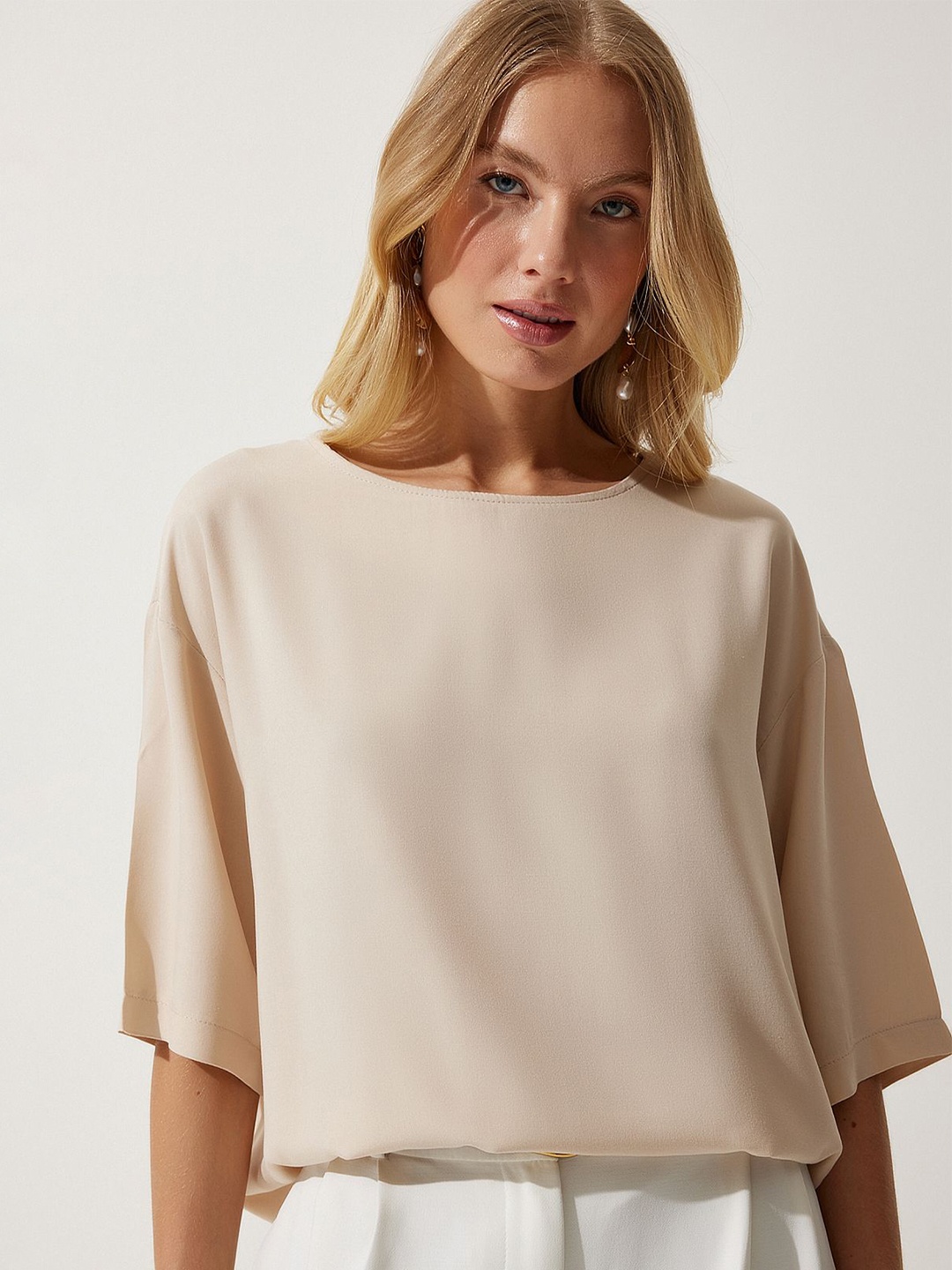 

Happiness istanbul Extended Sleeves Solid Top, Cream