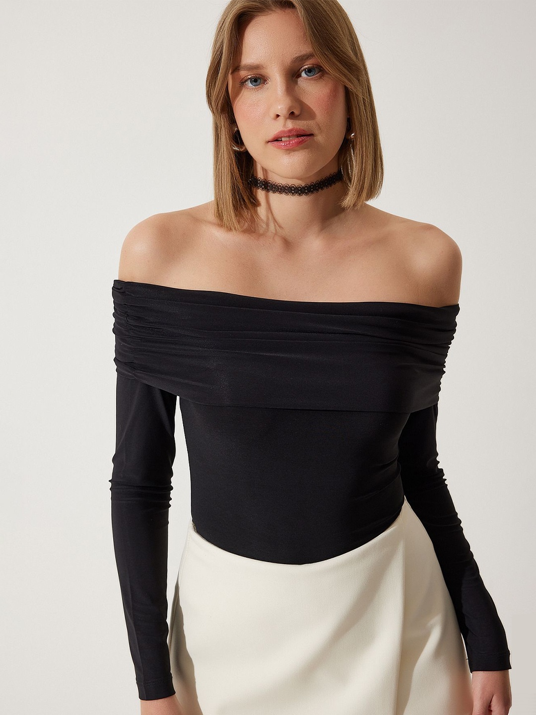 

Happiness istanbul Off-Shoulder Solid Bardot Top, Black