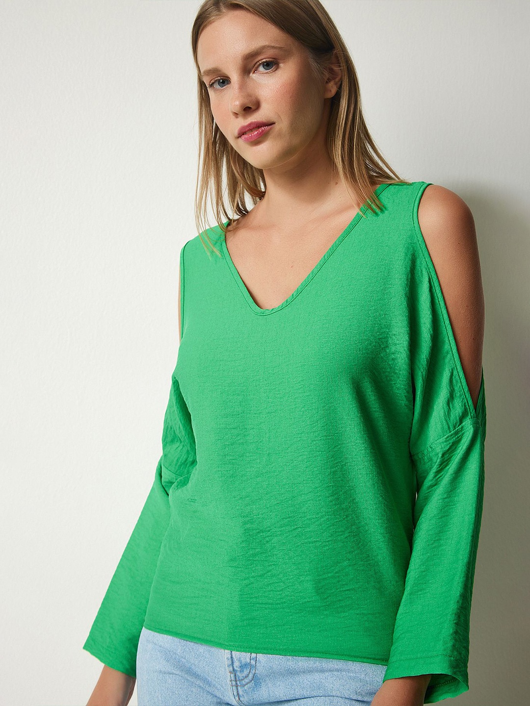 

Happiness istanbul V-Neck Solid Cold-Shoulder Top, Green